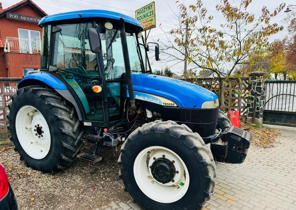 New Holland TD5050 - Tractor: foto 3 New Holland TD5050 - Tractor: foto 3