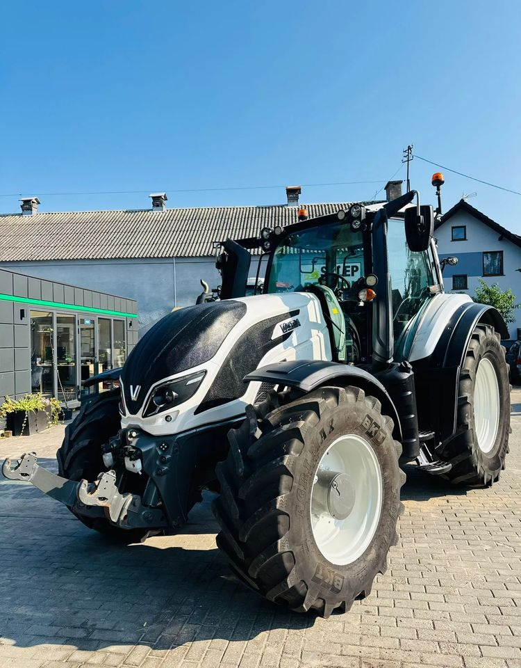 Valtra T174 UNLIMITED Versu - Tractor: foto 1 Valtra T174 UNLIMITED Versu - Tractor: foto 1