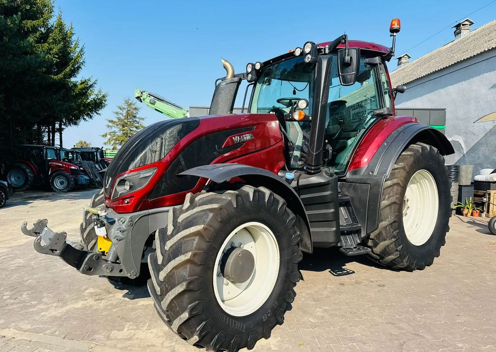Valtra T174 Versu - Tractor: foto 1 Valtra T174 Versu - Tractor: foto 1