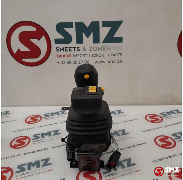 Caterpillar 3-klep joystick Caterpillar - Cabina e interior: foto 3 Caterpillar 3-klep joystick Caterpillar - Cabina e interior: foto 3