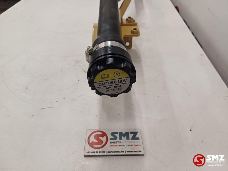 Caterpillar Hose + cap engine oil filler + plates Caterpillar - Motor y piezas para Equipo de manutención: foto 4 Caterpillar Hose + cap engine oil filler + plates Caterpillar - Motor y piezas para Equipo de manutención: foto 4