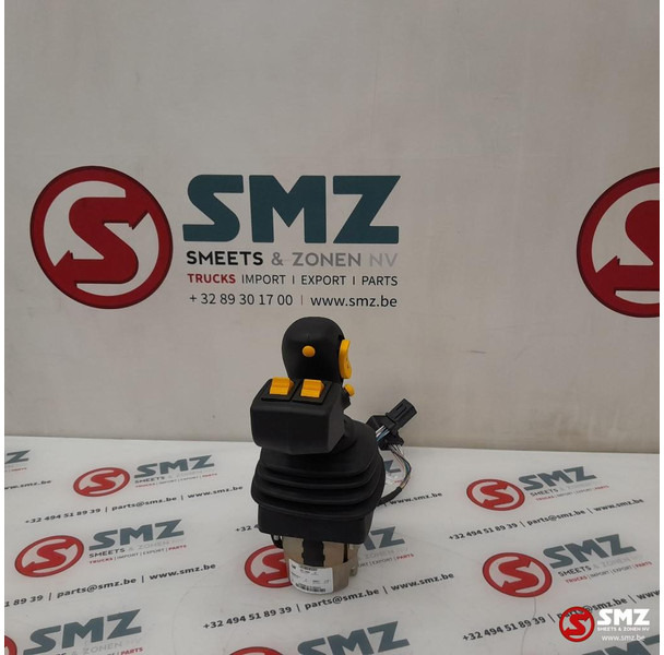 Caterpillar Joystick Caterpillar - Cabina e interior: foto 3 Caterpillar Joystick Caterpillar - Cabina e interior: foto 3