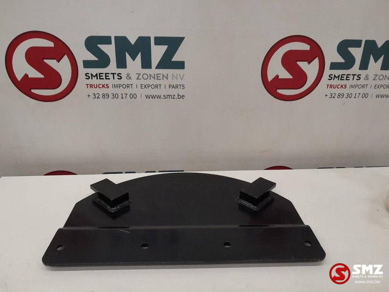 Caterpillar Swivel guard steel plate Caterpillar - Bastidor/ Chasis para Equipo de manutención: foto 2 Caterpillar Swivel guard steel plate Caterpillar - Bastidor/ Chasis para Equipo de manutención: foto 2