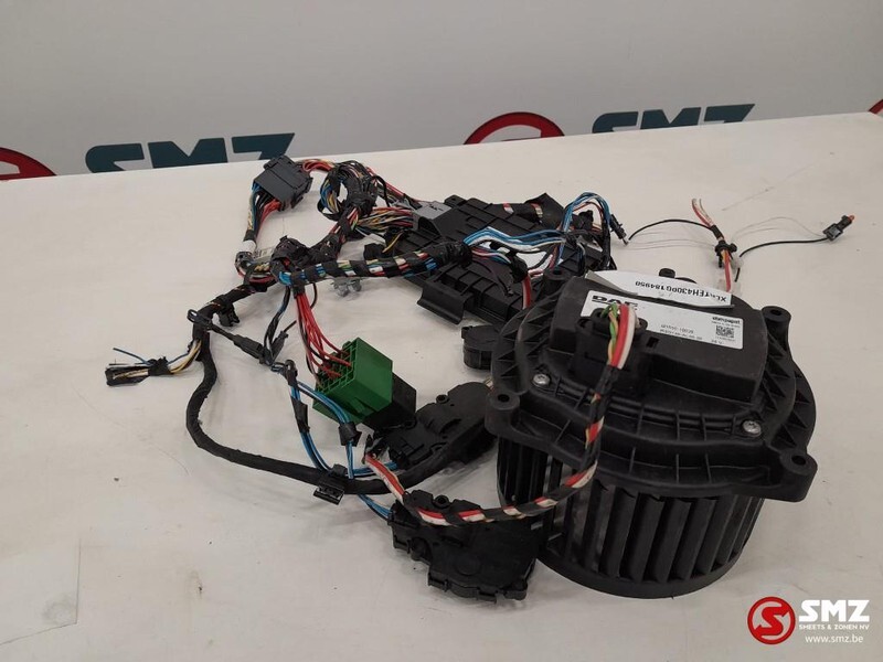 DAF Occ besturingseenheid + kachelmotor DAF XF 480 215 - Unidad de control para Camión: foto 3 DAF Occ besturingseenheid + kachelmotor DAF XF 480 215 - Unidad de control para Camión: foto 3
