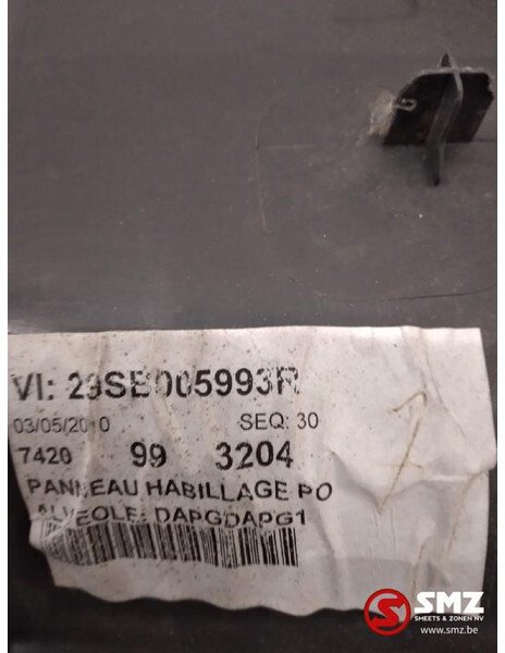 DAF Occ deurpaneel rechts DAF LF 1703751 5010609303 82 - Puerta y piezas para Camión: foto 4 DAF Occ deurpaneel rechts DAF LF 1703751 5010609303 82 - Puerta y piezas para Camión: foto 4