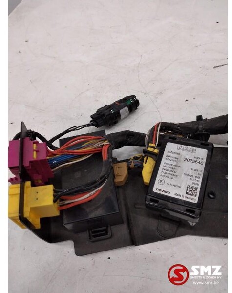 DAF Occ regeleenheid + omvormer 24V-12 V 20A Daf XF106 - Unidad de control para Camión: foto 2 DAF Occ regeleenheid + omvormer 24V-12 V 20A Daf XF106 - Unidad de control para Camión: foto 2