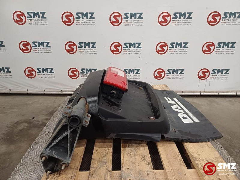 DAF Occ spatbord + spatbordsteun rechtsachteraan DAF - Carrocería y exterior para Camión: foto 3 DAF Occ spatbord + spatbordsteun rechtsachteraan DAF - Carrocería y exterior para Camión: foto 3