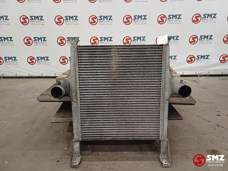 Iveco Occ intercooler 440S42 AD STRALIS E6 Iveco - Intercooler para Camión: foto 2 Iveco Occ intercooler 440S42 AD STRALIS E6 Iveco - Intercooler para Camión: foto 2