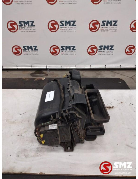MAN Occ kachelhuis MAN TGX 81619006444 - Calefacción/ Ventilación para Camión: foto 2 MAN Occ kachelhuis MAN TGX 81619006444 - Calefacción/ Ventilación para Camión: foto 2