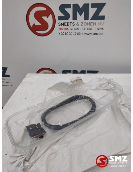 Mercedes-Benz Koplampglas rechts mercedes atego - Faro delantero para Camión: foto 1 Mercedes-Benz Koplampglas rechts mercedes atego - Faro delantero para Camión: foto 1