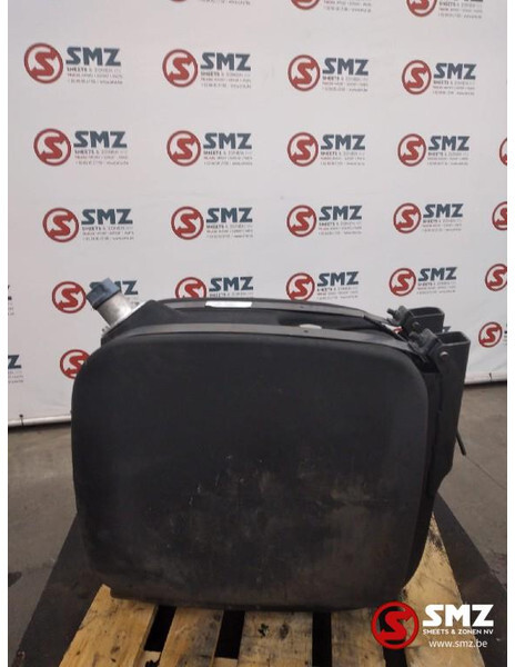 Mercedes-Benz Occ AdBluetank 95L Mercedes Actros MP3 A9304701415 - Sistema de combustible para Camión: foto 3 Mercedes-Benz Occ AdBluetank 95L Mercedes Actros MP3 A9304701415 - Sistema de combustible para Camión: foto 3