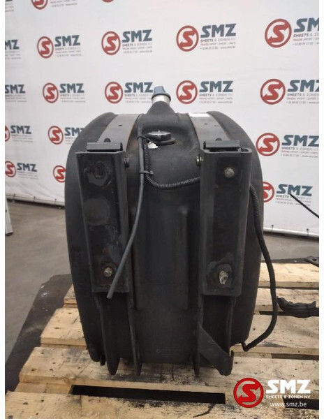 Mercedes-Benz Occ AdBluetank 95L Mercedes Actros MP3 A9304701415 - Sistema de combustible para Camión: foto 2 Mercedes-Benz Occ AdBluetank 95L Mercedes Actros MP3 A9304701415 - Sistema de combustible para Camión: foto 2