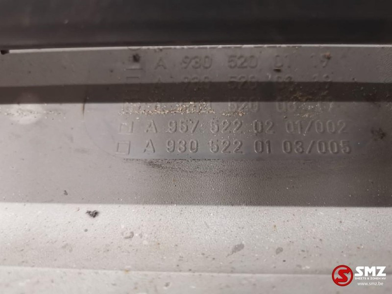 Mercedes-Benz Occ Spatbord met steun Actros MP2/MP3 - Carrocería y exterior para Camión: foto 4 Mercedes-Benz Occ Spatbord met steun Actros MP2/MP3 - Carrocería y exterior para Camión: foto 4