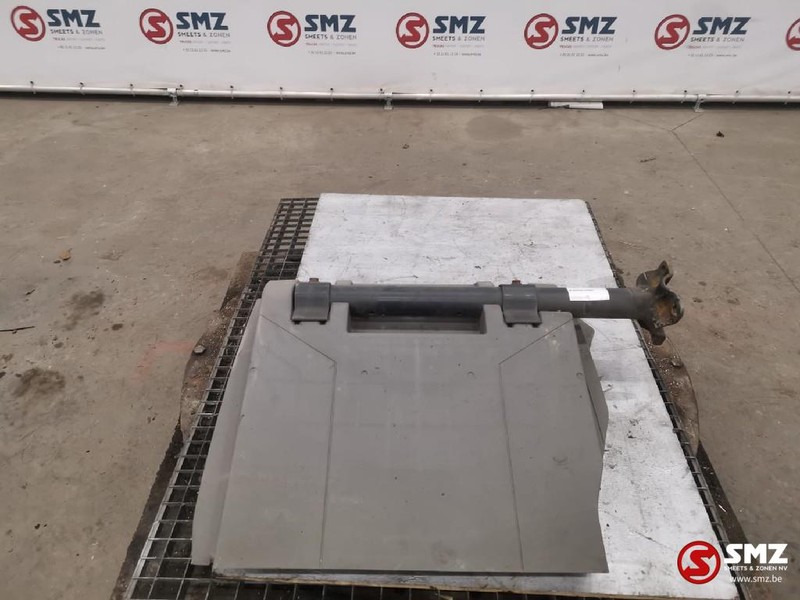 Mercedes-Benz Occ Spatbord met steun Actros MP2/MP3 - Carrocería y exterior para Camión: foto 1 Mercedes-Benz Occ Spatbord met steun Actros MP2/MP3 - Carrocería y exterior para Camión: foto 1