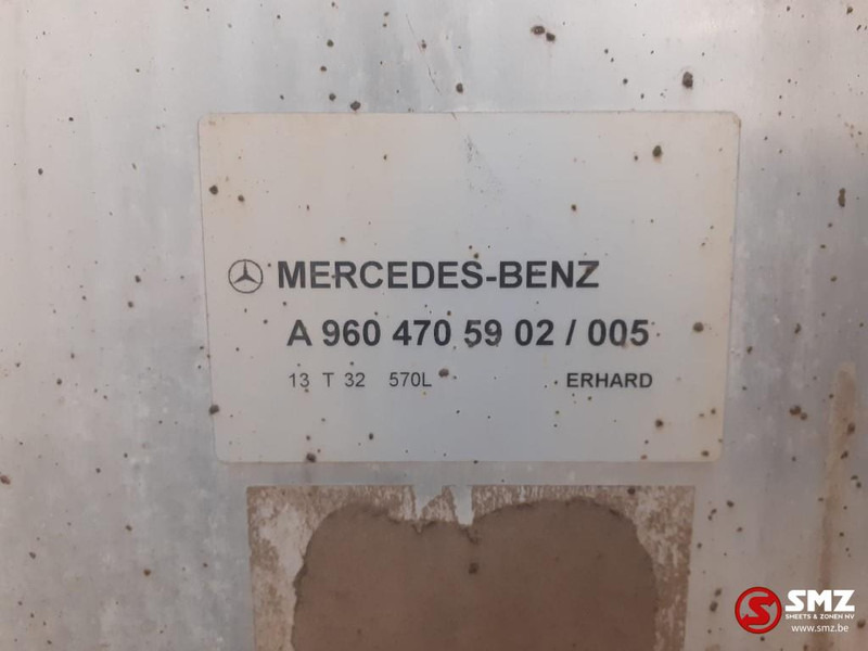 Mercedes-Benz Occ brandstoftank 570L Mercedes - Depósito de combustible para Camión: foto 5 Mercedes-Benz Occ brandstoftank 570L Mercedes - Depósito de combustible para Camión: foto 5