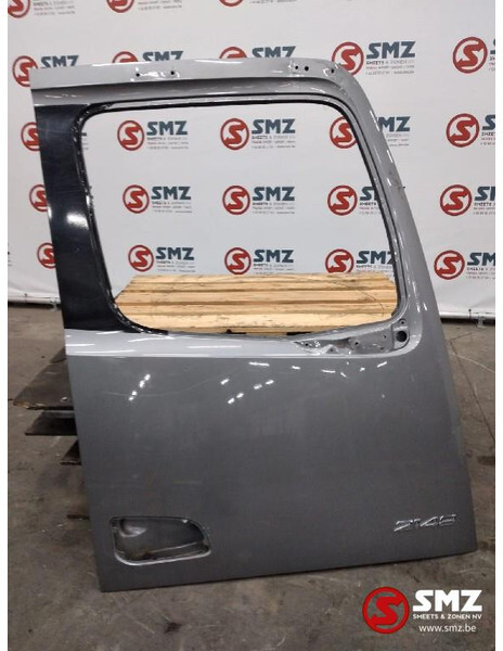 Mercedes-Benz Occ deur rechts Mercedes Arocs 2148 - Puerta y piezas para Camión: foto 1 Mercedes-Benz Occ deur rechts Mercedes Arocs 2148 - Puerta y piezas para Camión: foto 1