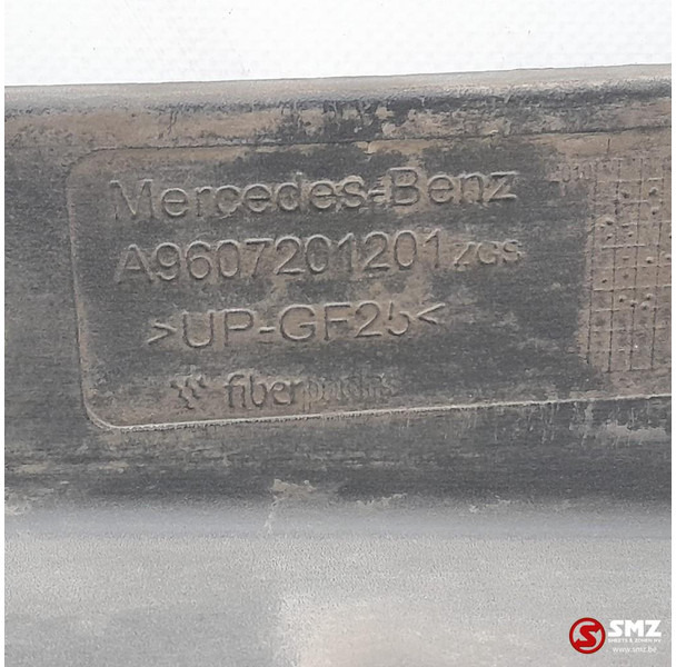 Mercedes-Benz Occ deurverlenging rechts Mercedes - Puerta y piezas para Camión: foto 3 Mercedes-Benz Occ deurverlenging rechts Mercedes - Puerta y piezas para Camión: foto 3