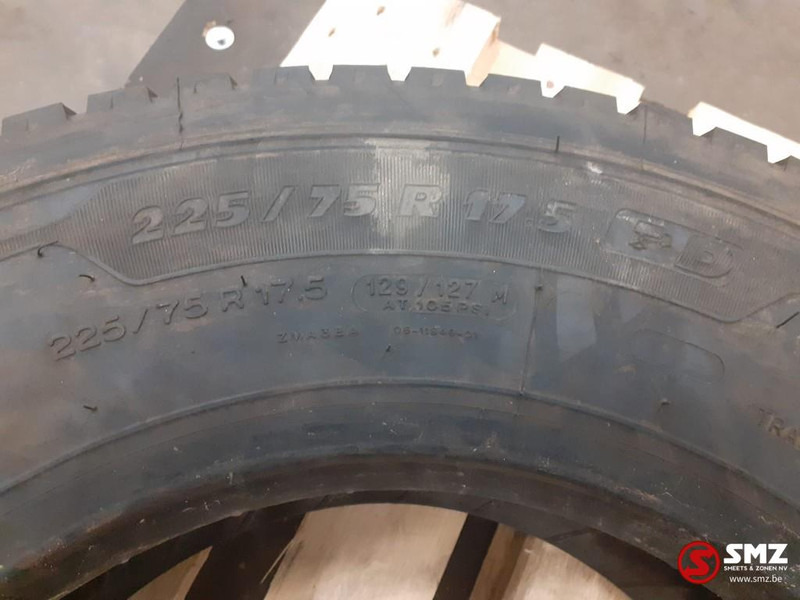 Michelin Occ vrachtwagenband Michelin 225/75R17.5 - Neumático para Camión: foto 3 Michelin Occ vrachtwagenband Michelin 225/75R17.5 - Neumático para Camión: foto 3
