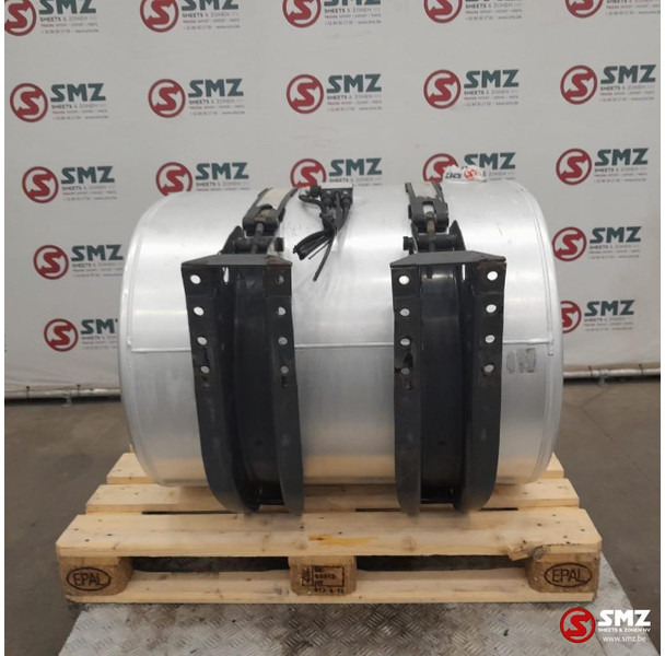 Renault Occ brandstoftank 360L + brandstofniveausensor Ren - Depósito de combustible para Camión: foto 2 Renault Occ brandstoftank 360L + brandstofniveausensor Ren - Depósito de combustible para Camión: foto 2