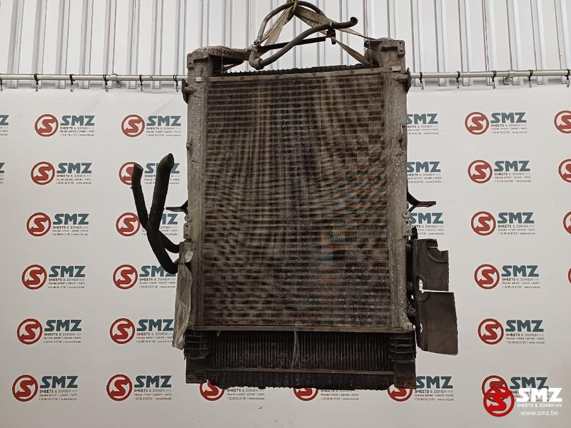 Renault Occ radiator Renault - Radiador para Camión: foto 2 Renault Occ radiator Renault - Radiador para Camión: foto 2