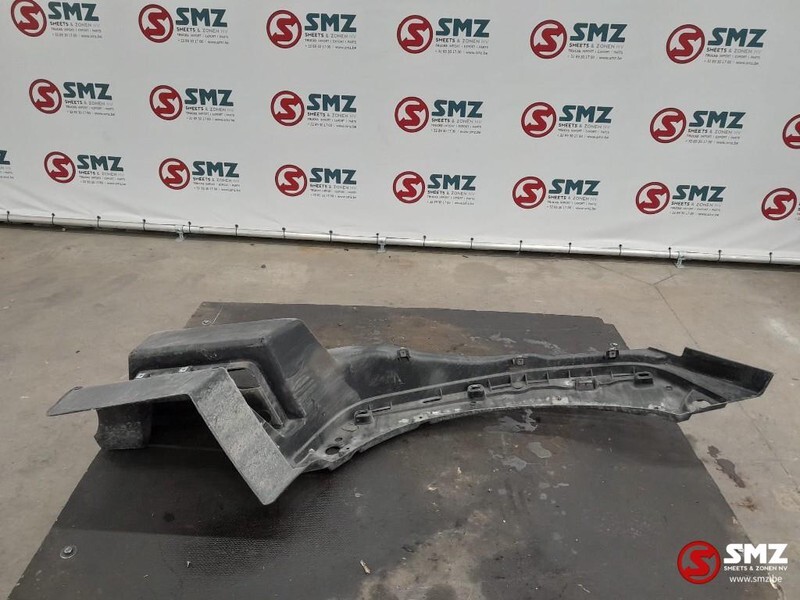 Renault Occ treeplankbehuizing rechts Renault T 82223396 - Puerta y piezas para Camión: foto 1 Renault Occ treeplankbehuizing rechts Renault T 82223396 - Puerta y piezas para Camión: foto 1