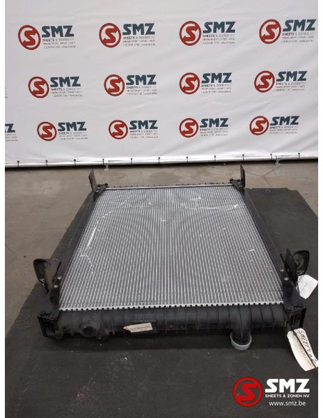 Renault Radiator Renault KERAX, PREMIUM, PREMIUM 2 - Radiador: foto 1 Renault Radiator Renault KERAX, PREMIUM, PREMIUM 2 - Radiador: foto 1