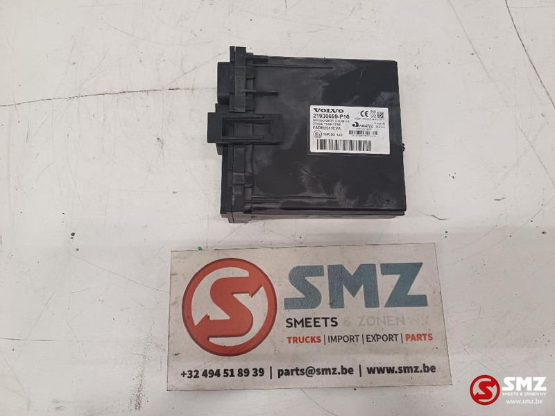 Volvo Occ ECU CIOM HI besturingseenheid Volvo - Unidad de control para Camión: foto 2 Volvo Occ ECU CIOM HI besturingseenheid Volvo - Unidad de control para Camión: foto 2