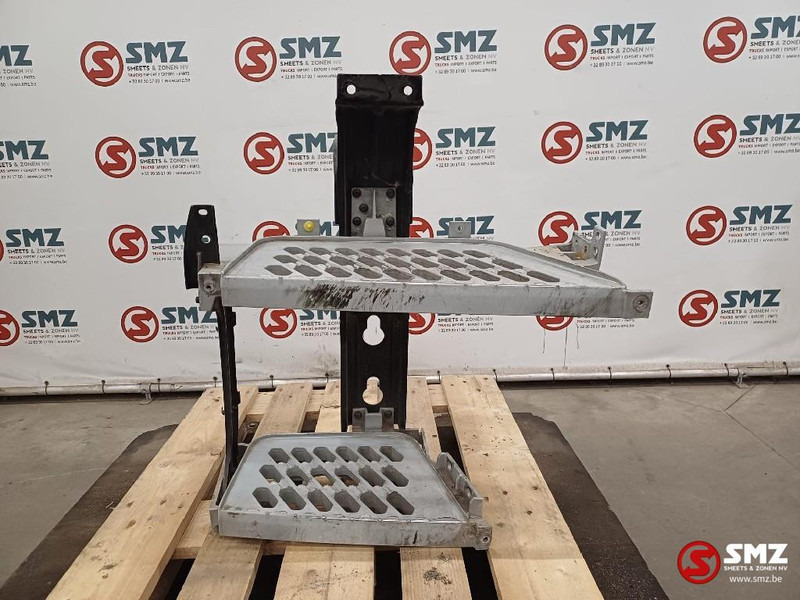 Volvo Occ opstap links Volvo - Cabina e interior para Camión: foto 1 Volvo Occ opstap links Volvo - Cabina e interior para Camión: foto 1