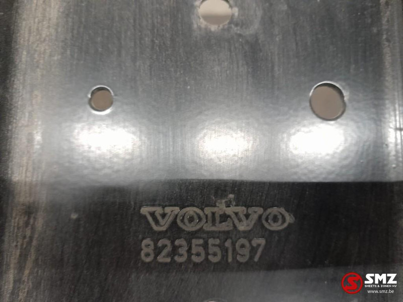 Volvo Occ opstap rechts Volvo - Cabina e interior para Camión: foto 5 Volvo Occ opstap rechts Volvo - Cabina e interior para Camión: foto 5