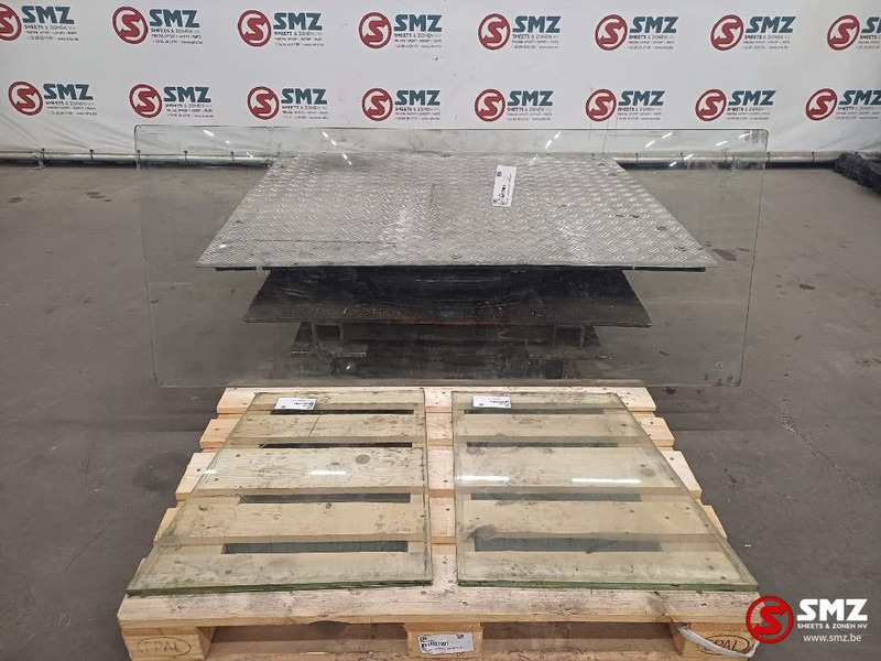Zettelmeyer Occ set vensters Zettelmeyer - Ventana y piezas para Camión: foto 1 Zettelmeyer Occ set vensters Zettelmeyer - Ventana y piezas para Camión: foto 1