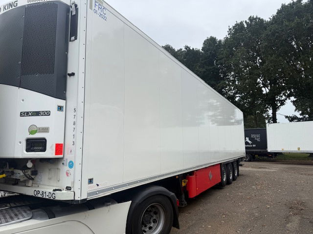 Schmitz Cargobull Thermoking SLXe 300 weinig uren Laadklep Liftas - Semirremolque frigorífico: foto 1 Schmitz Cargobull Thermoking SLXe 300 weinig uren Laadklep Liftas - Semirremolque frigorífico: foto 1