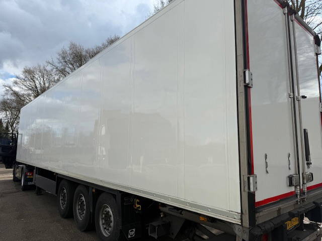Schmitz Cargobull Vector 1550 Laadklep liftas - Semirremolque frigorífico: foto 2 Schmitz Cargobull Vector 1550 Laadklep liftas - Semirremolque frigorífico: foto 2