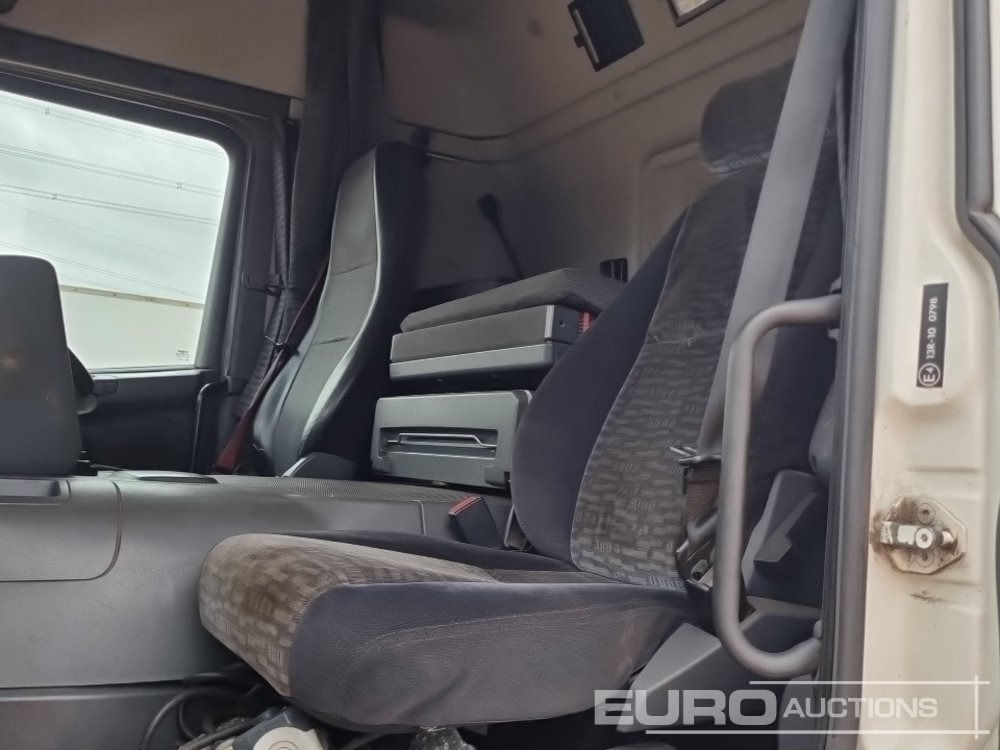 Camión caja abierta para transporte de equipos pesados 2009 Scania P310: foto 35 Camión caja abierta para transporte de equipos pesados 2009 Scania P310: foto 35