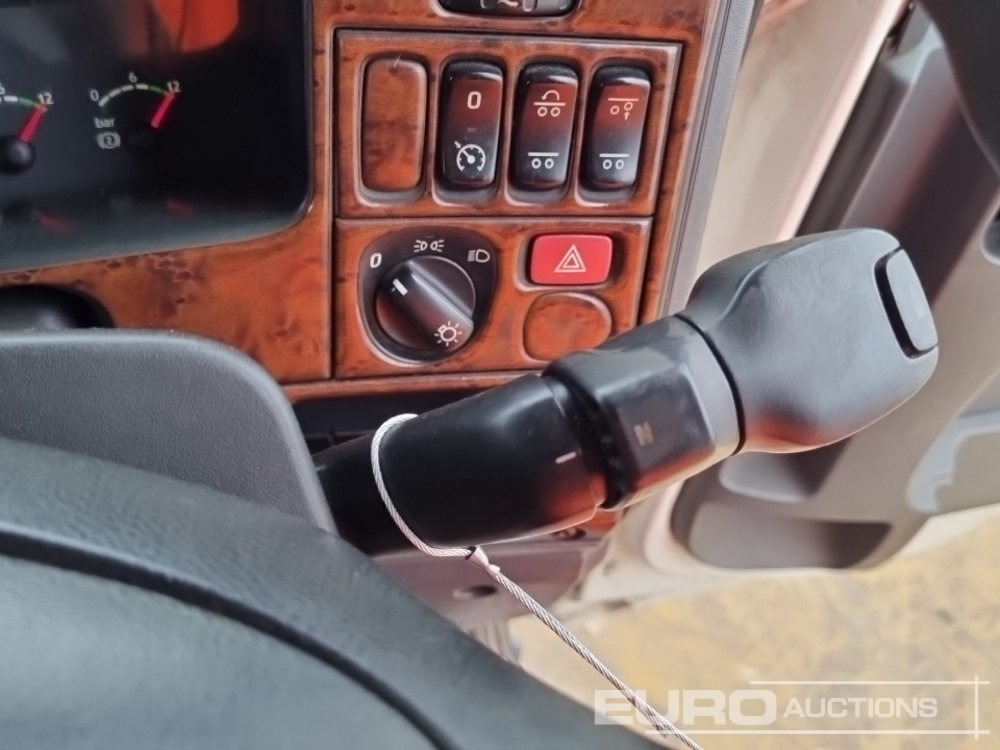 Camión caja abierta para transporte de equipos pesados 2009 Scania P310: foto 49 Camión caja abierta para transporte de equipos pesados 2009 Scania P310: foto 49