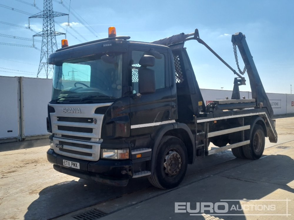 2011 Scania P230 - Camión portacontenedor de cadenas: foto 1 2011 Scania P230 - Camión portacontenedor de cadenas: foto 1