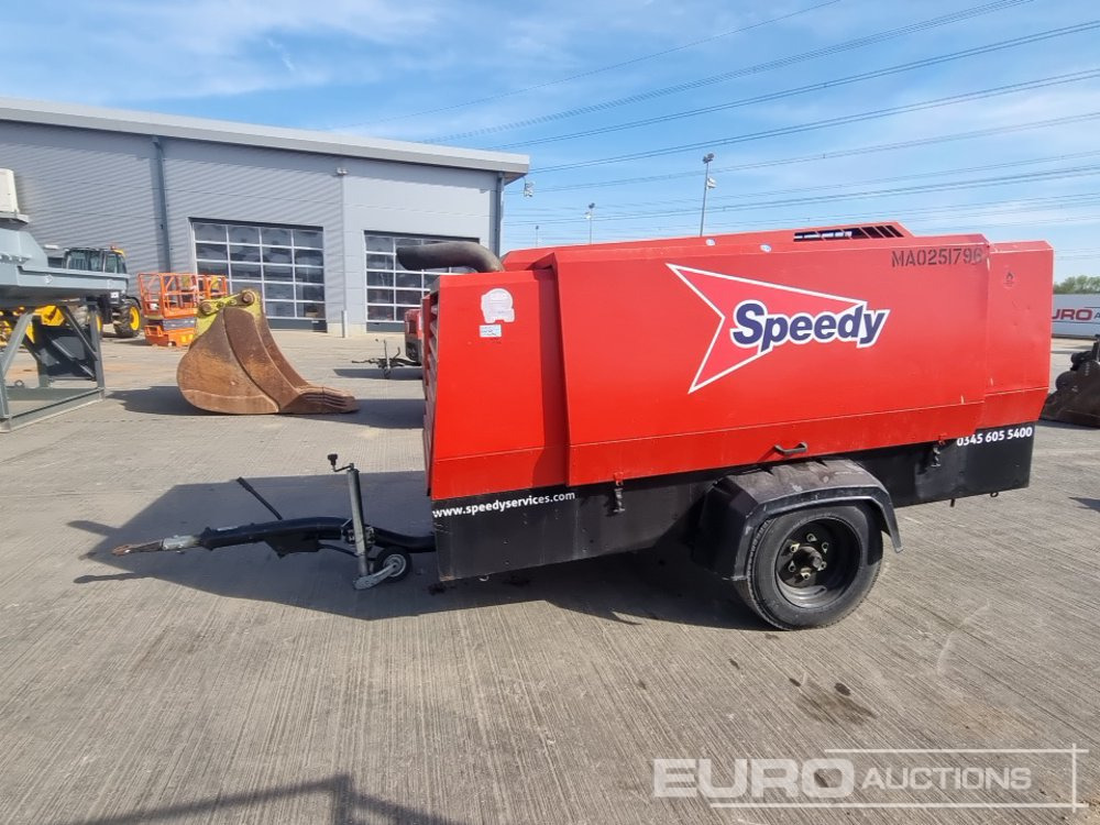 2012 Atlas Copco XAHS237 - Compresor de aire: foto 2 2012 Atlas Copco XAHS237 - Compresor de aire: foto 2