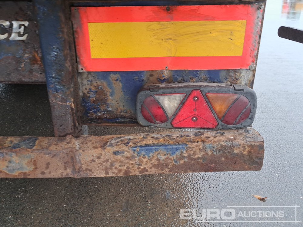 Semirremolque lona 2012 SDC 45' Tri Axle Curtainsider Trailer, BPW Axles: foto 14 Semirremolque lona 2012 SDC 45' Tri Axle Curtainsider Trailer, BPW Axles: foto 14