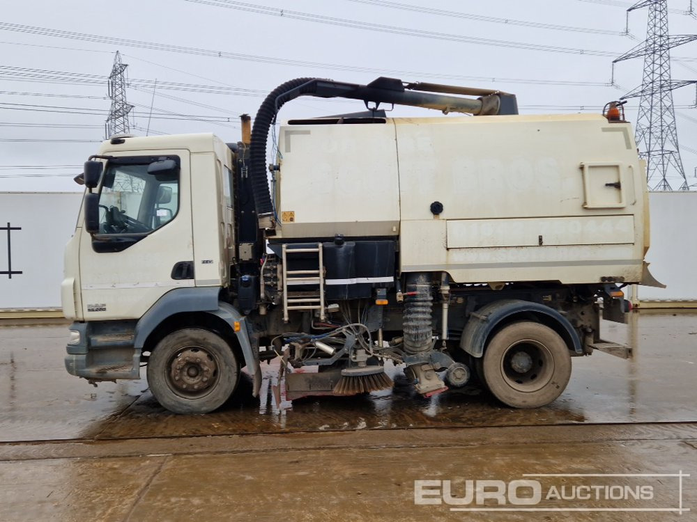 2013 DAF LF55.220 - Barredora vial: foto 2 2013 DAF LF55.220 - Barredora vial: foto 2