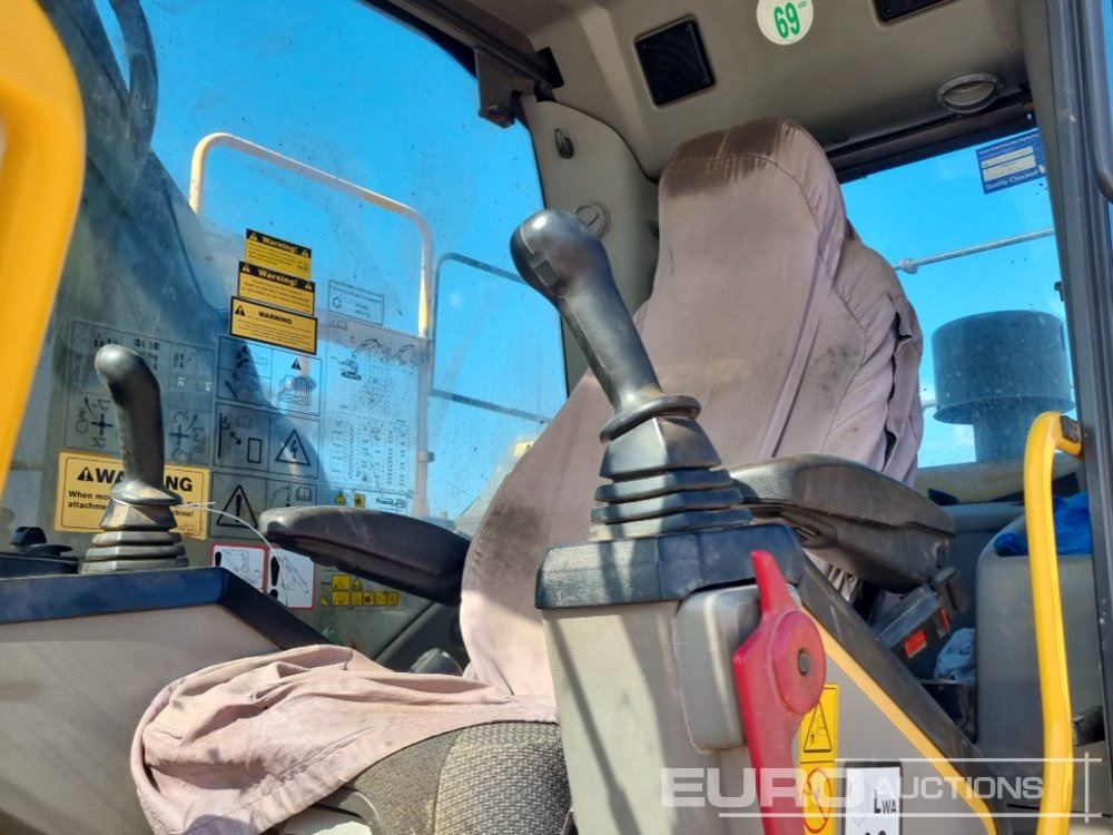 Excavadora de cadenas 2015 Volvo EC220EL: foto 44