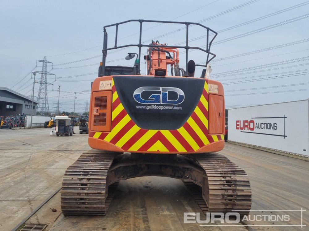 2016 Hitachi ZX225USLC-5B - Excavadora de cadenas: foto 4 2016 Hitachi ZX225USLC-5B - Excavadora de cadenas: foto 4