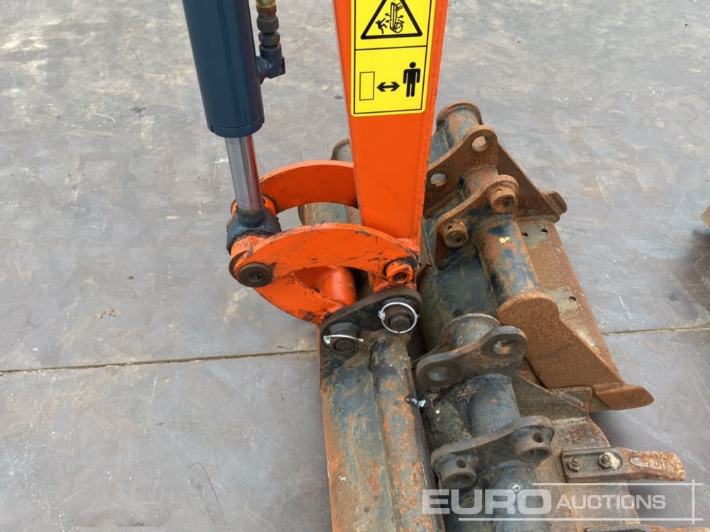 Miniexcavadora 2016 Kubota K008-3: foto 17