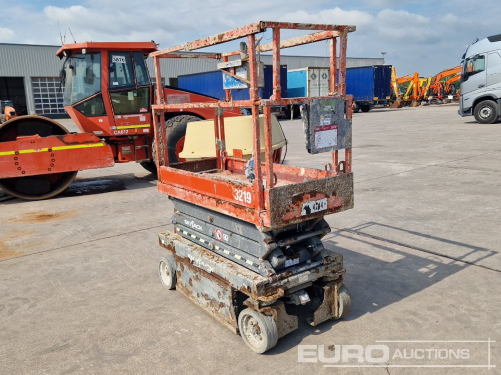 2016 SkyJack SJ111-3219 - Plataforma elevadora: foto 5 2016 SkyJack SJ111-3219 - Plataforma elevadora: foto 5