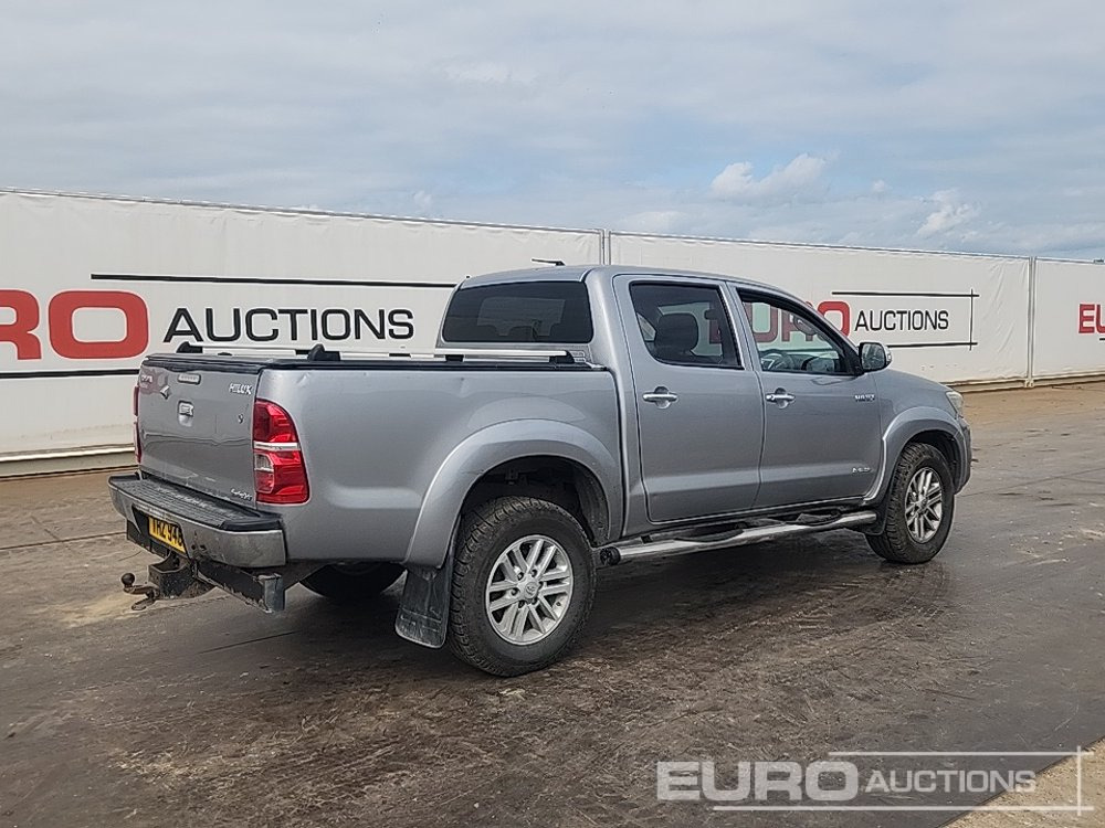 2016 Toyota Hilux Invincible - Pick-up: foto 5 2016 Toyota Hilux Invincible - Pick-up: foto 5