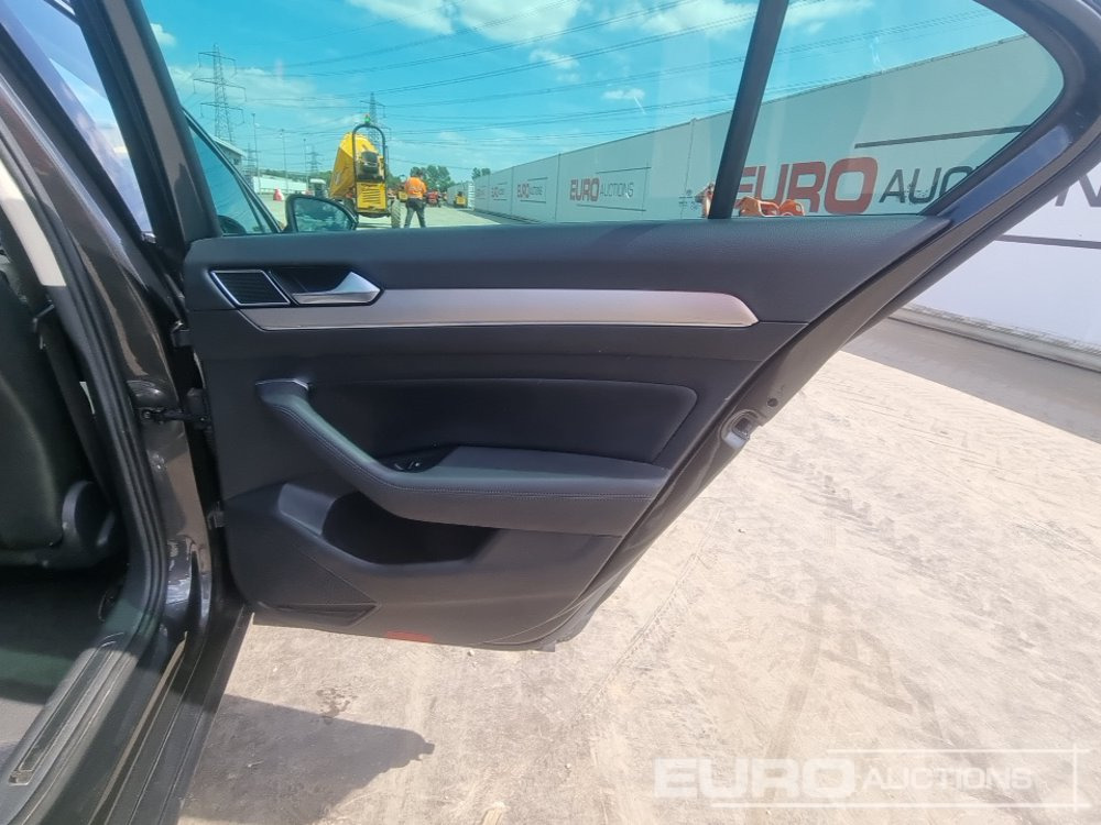 Coche 2018 Volkswagen Passat: foto 17