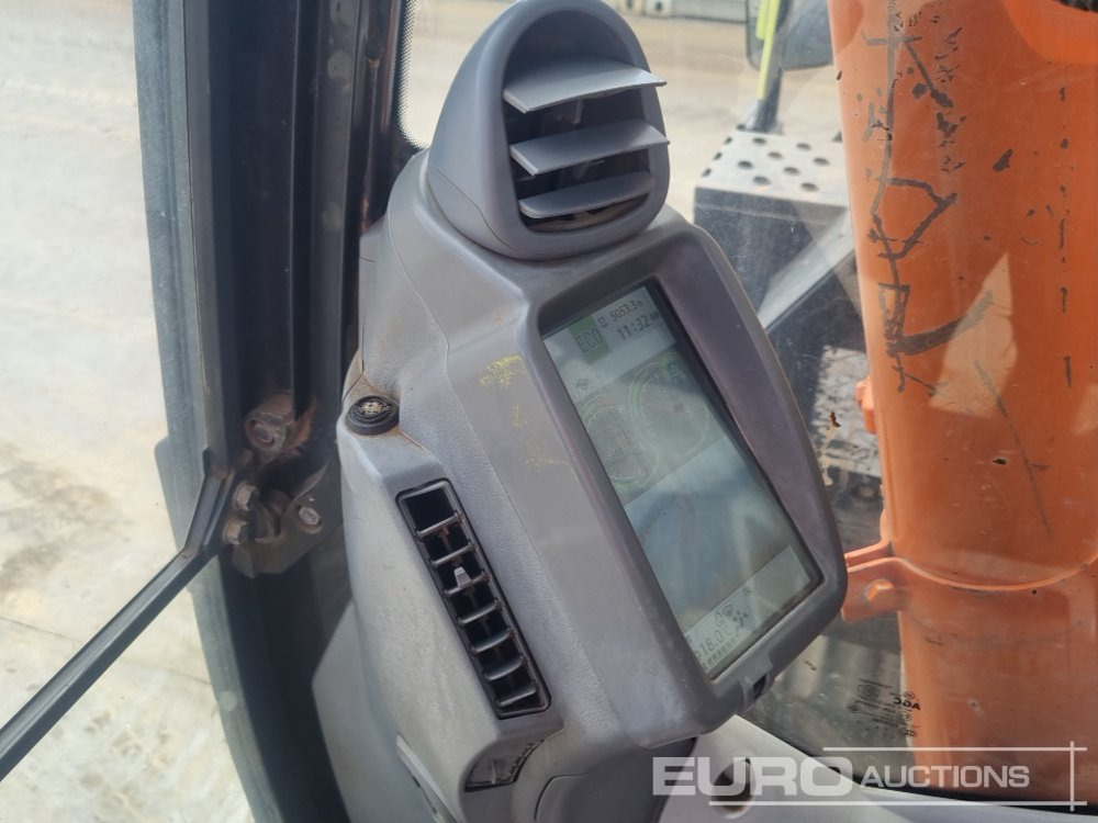 Excavadora de cadenas 2019 Hitachi ZX135US-6: foto 37