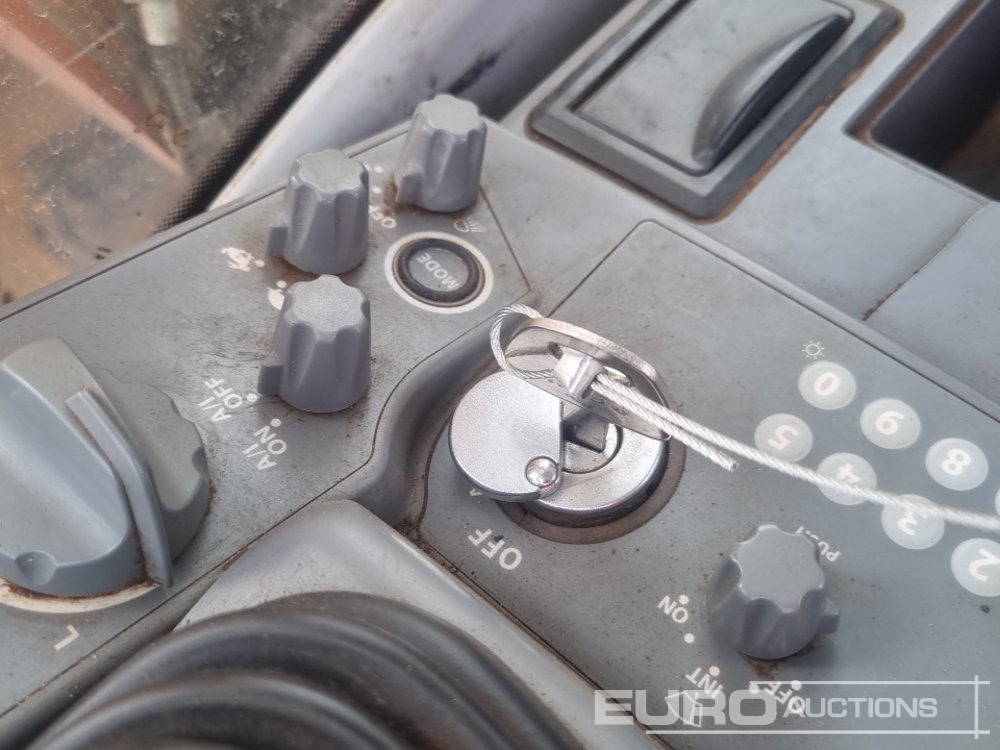 Excavadora de cadenas 2019 Hitachi ZX135US-6: foto 35