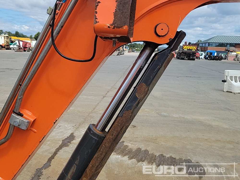 Miniexcavadora 2019 Hitachi ZX19U-5A YR: foto 24