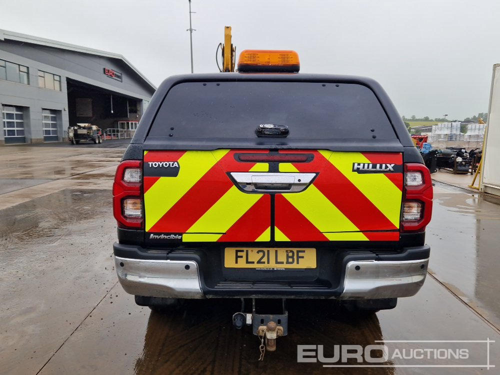 2021 Toyota Hilux Invincible - Pick-up: foto 4 2021 Toyota Hilux Invincible - Pick-up: foto 4