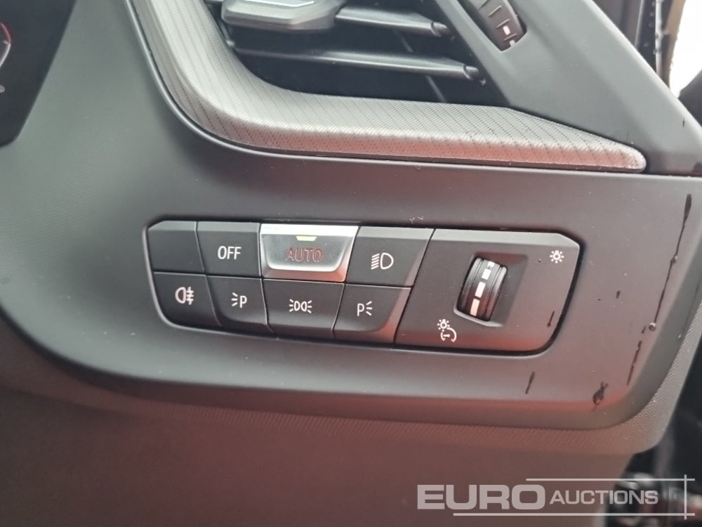 Coche 2022 BMW M135I: foto 35