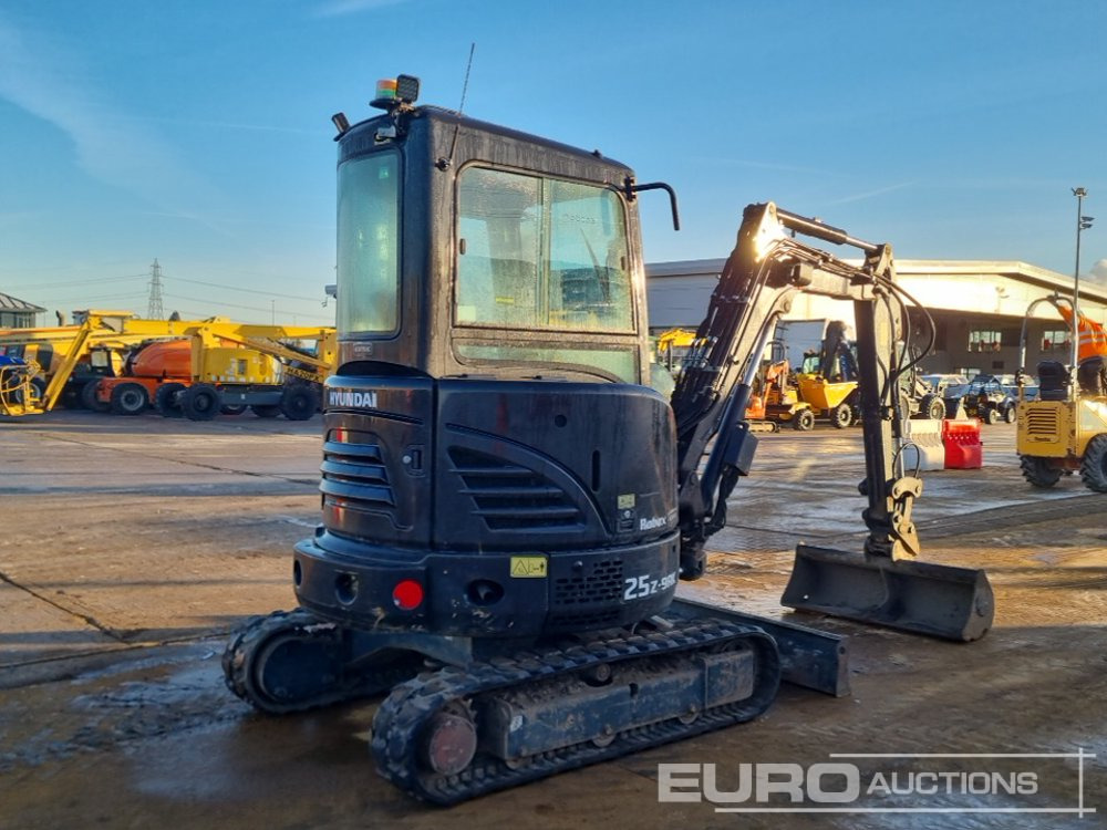 2022 Hyundai R25Z-9AK - Miniexcavadora: foto 5 2022 Hyundai R25Z-9AK - Miniexcavadora: foto 5